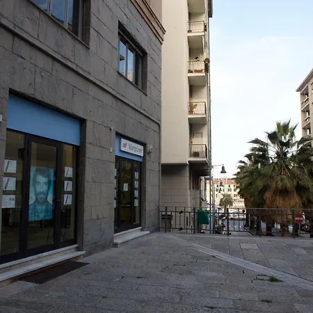 아파트 Bilocale Girasole Di Fronte Al Porto Turistico Di *